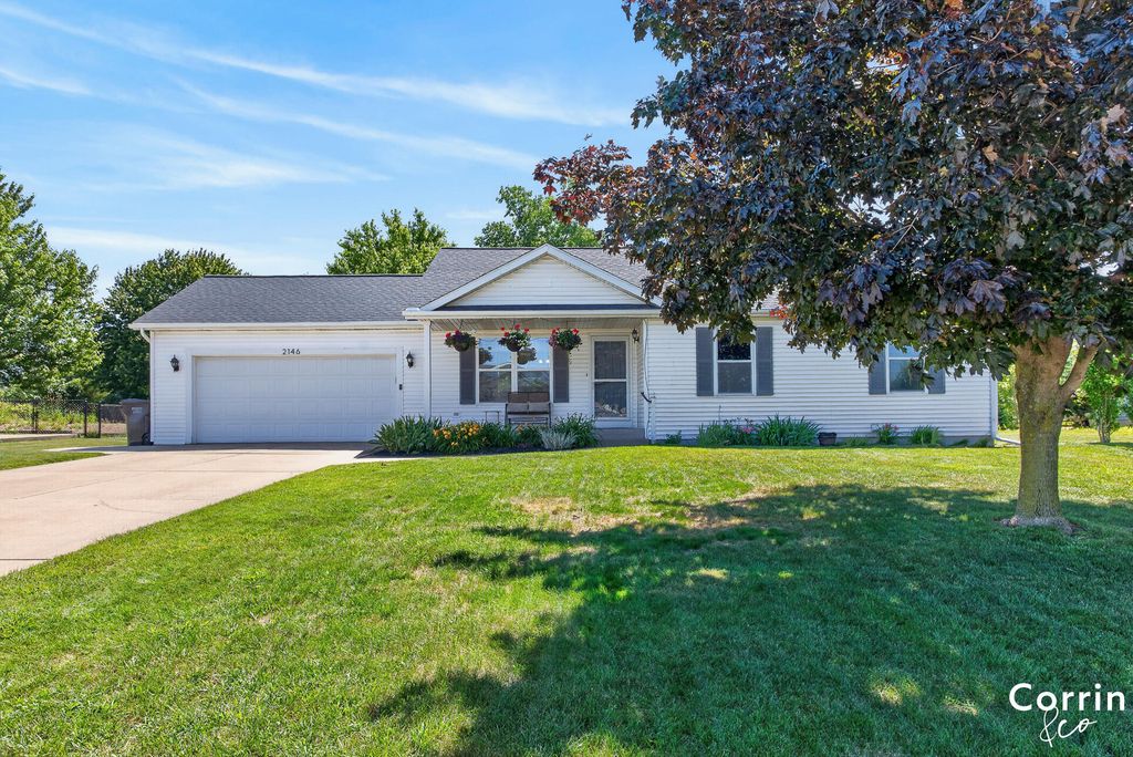 2146 E Maple Court, Zeeland Twp, MI 49464