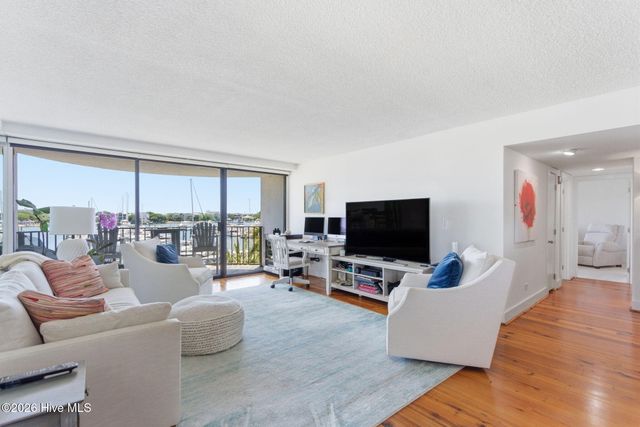 322 Causeway Drive Ste 302, Wrightsville Beach, NC 28480