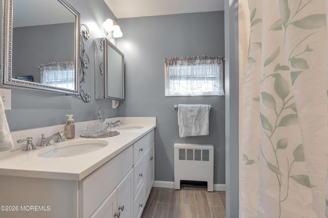 1 Light House Road, Highlands, NJ 07732