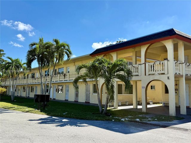 160 NE 203rd Ter 22, Miami Gardens, FL 33179