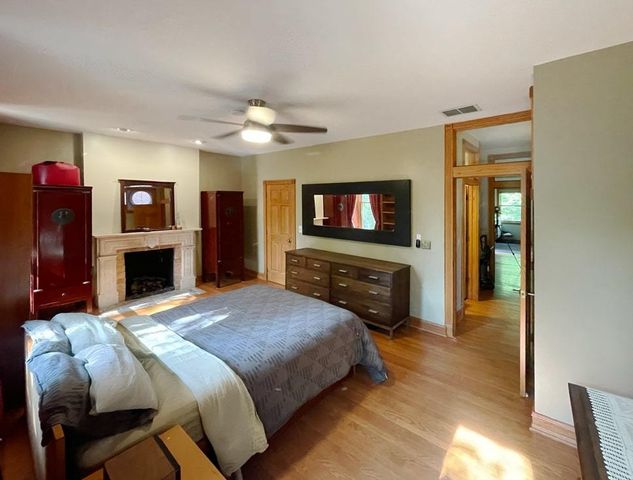 823 S Oakley Boulevard, Chicago, IL 60612