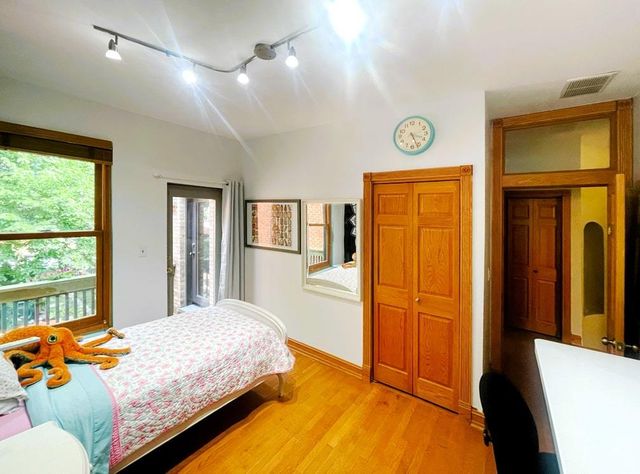 823 S Oakley Boulevard, Chicago, IL 60612