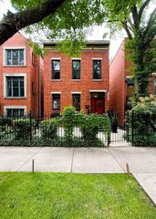 823 S Oakley Boulevard, Chicago, IL 60612