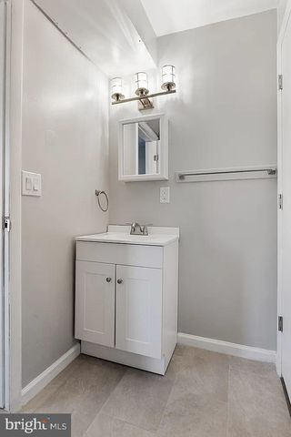 212 WARREN ST, Beverly, NJ 08010