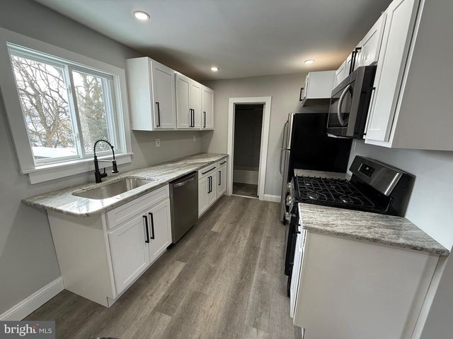 212 WARREN ST, Beverly, NJ 08010