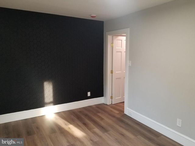 212 WARREN ST, Beverly, NJ 08010