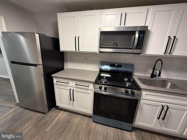 212 WARREN ST, Beverly, NJ 08010