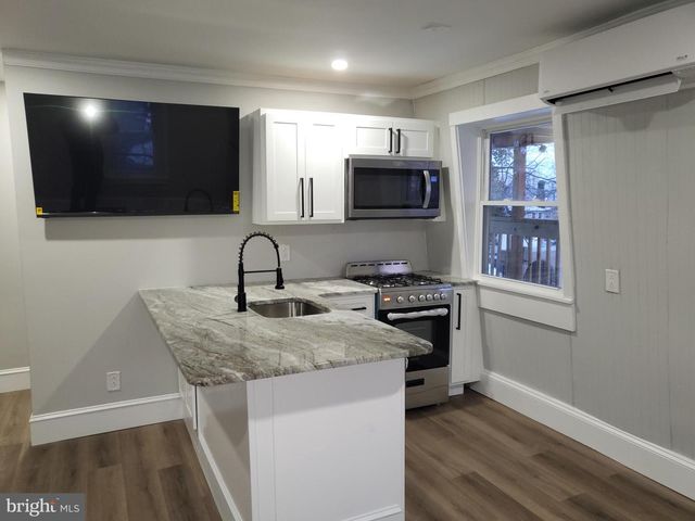 212 WARREN ST, Beverly, NJ 08010