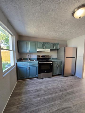 8623 N WILLOW AVENUE, Tampa, FL 33604