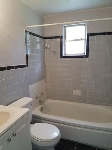 8623 N WILLOW AVENUE, Tampa, FL 33604