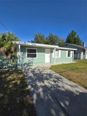 8623 N WILLOW AVENUE, Tampa, FL 33604