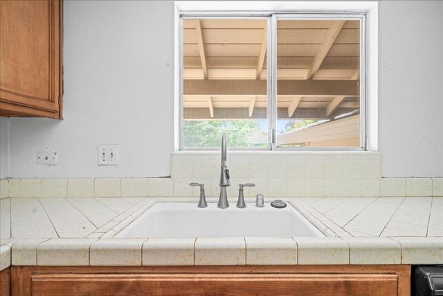 6929 Lisa Marie Way, Carmichael, CA 95608