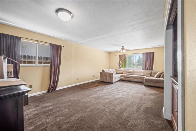 6929 Lisa Marie Way, Carmichael, CA 95608