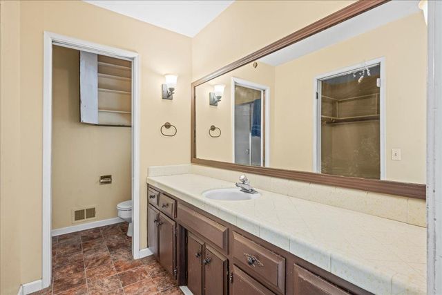 6929 Lisa Marie Way, Carmichael, CA 95608