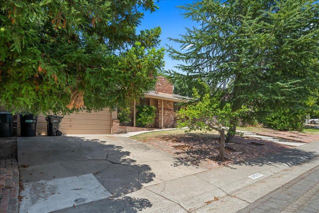 6929 Lisa Marie Way, Carmichael, CA 95608