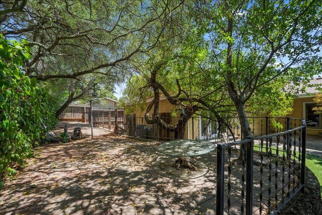 6929 Lisa Marie Way, Carmichael, CA 95608