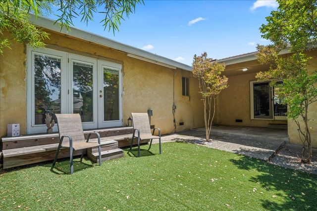 6929 Lisa Marie Way, Carmichael, CA 95608