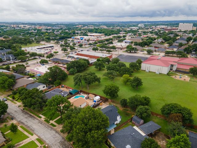 2024 Oakmeadow Street, Bedford, TX 76021