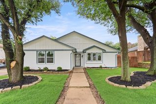 2024 Oakmeadow Street, Bedford, TX 76021