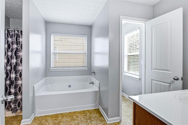 4965 Rapahoe Trail, Atlanta, GA 30349