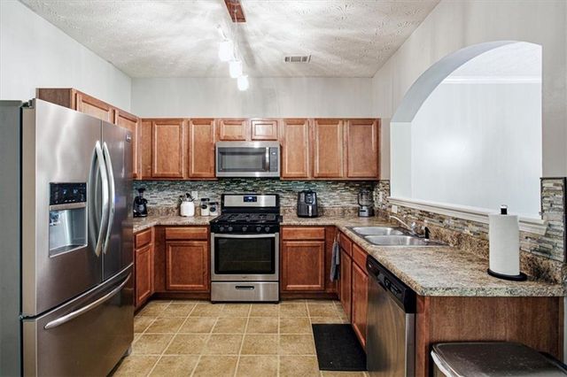 4965 Rapahoe Trail, Atlanta, GA 30349