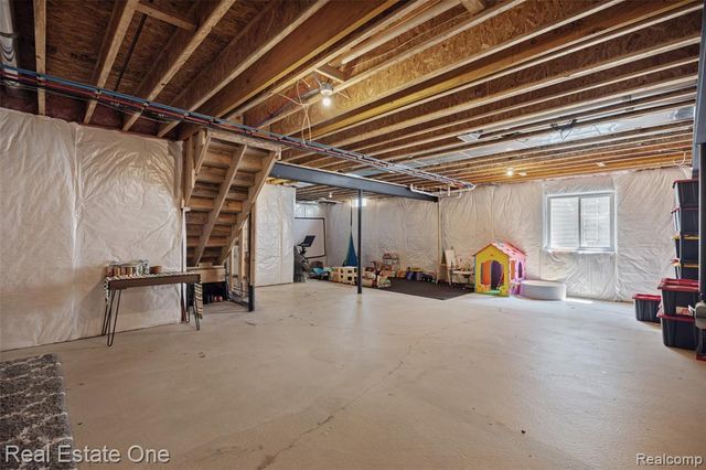 45627 Pentwater Drive, Macomb, MI 48044
