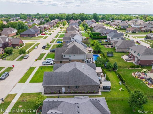 45627 Pentwater Drive, Macomb, MI 48044