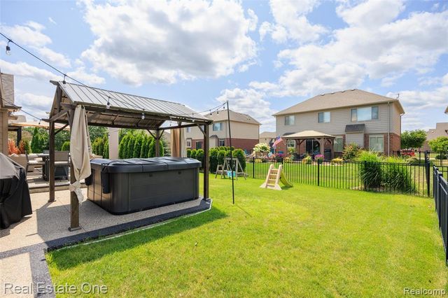 45627 Pentwater Drive, Macomb, MI 48044