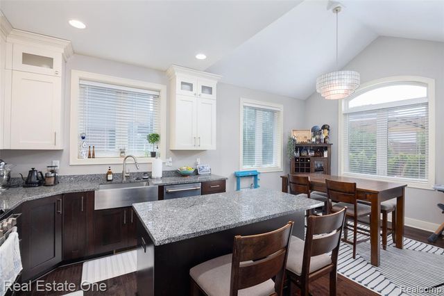 45627 Pentwater Drive, Macomb, MI 48044