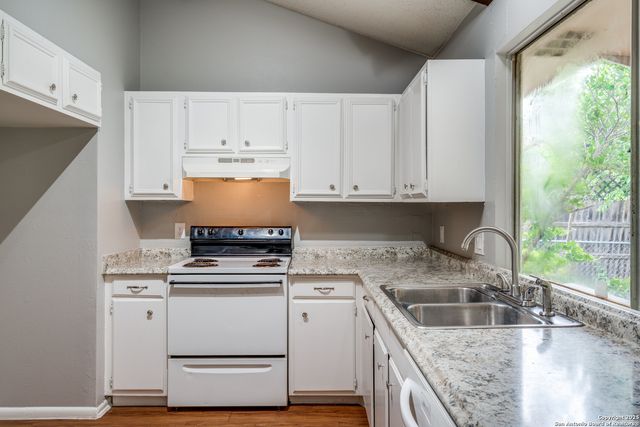 106 Dalewood, Converse, TX 78109