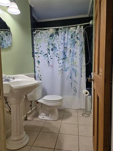 1203 PRIESTLEY Avenue, Erie, PA 16511