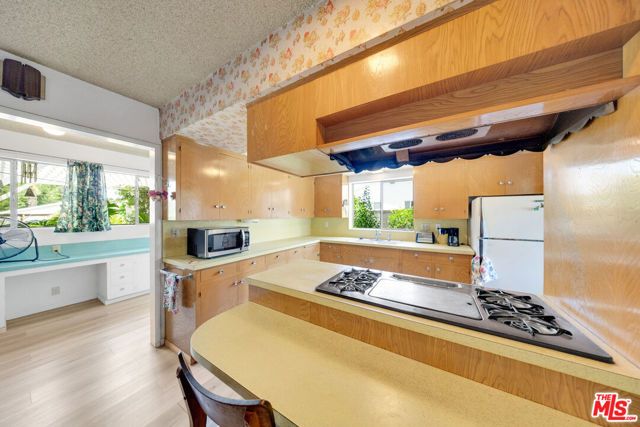 635 Ramona Avenue, La Verne, CA 91750