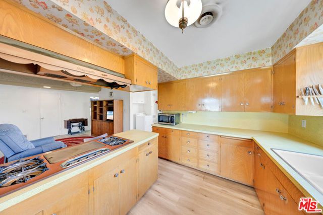 635 Ramona Avenue, La Verne, CA 91750