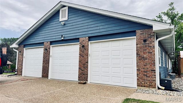 408 Monitor Way, St Charles, MO 63303