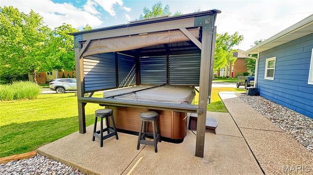 408 Monitor Way, St Charles, MO 63303