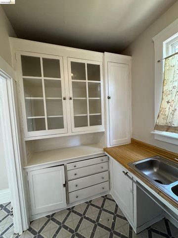 1626 12Th St, Oakland, CA 94607