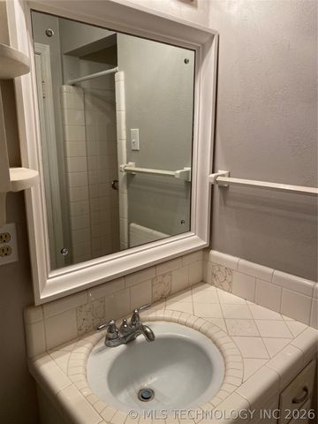 5858 S 67th East Avenue, Tulsa, OK 74145