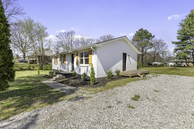 123 Hogin Rd, Dickson, TN 37055