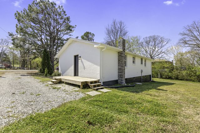 123 Hogin Rd, Dickson, TN 37055
