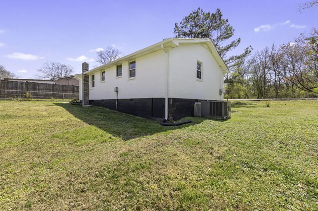 123 Hogin Rd, Dickson, TN 37055