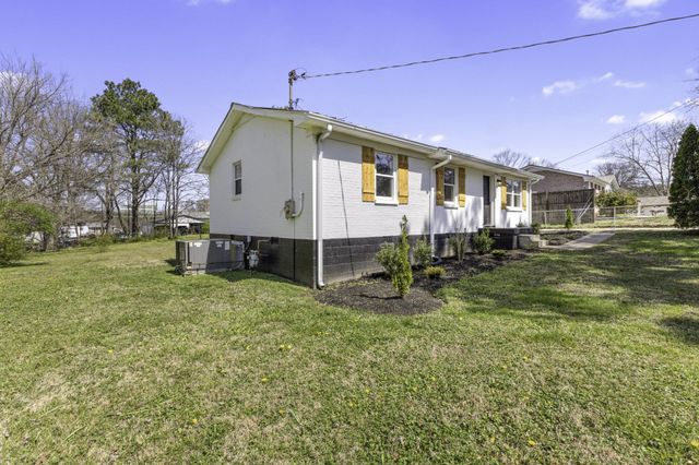 123 Hogin Rd, Dickson, TN 37055