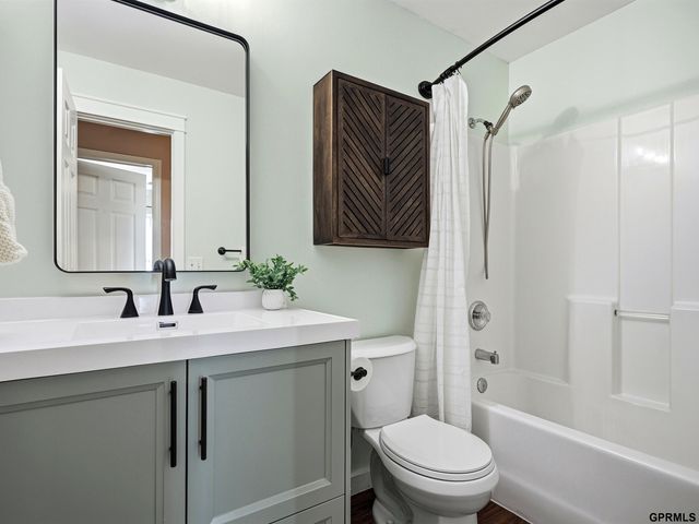 15404 Reynolds Street, Bennington, NE 68007