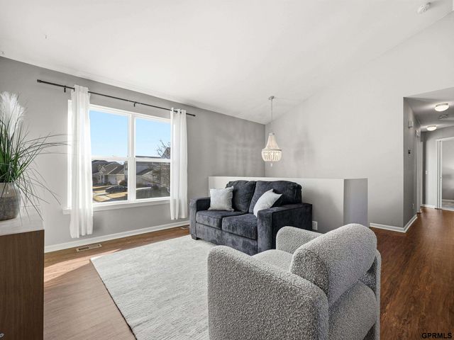 15404 Reynolds Street, Bennington, NE 68007