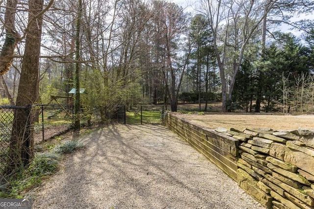 775 E Powderhorn Road, Sandy Springs, GA 30342