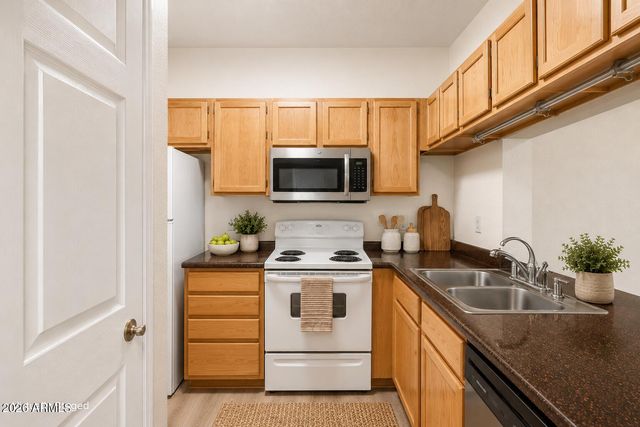 5401 E VAN BUREN Street 2094, Phoenix, AZ 85008