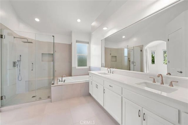 265 Mesa Drive B, Costa Mesa, CA 92627