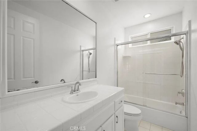 265 Mesa Drive B, Costa Mesa, CA 92627