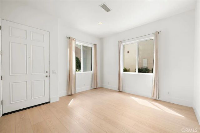 265 Mesa Drive B, Costa Mesa, CA 92627