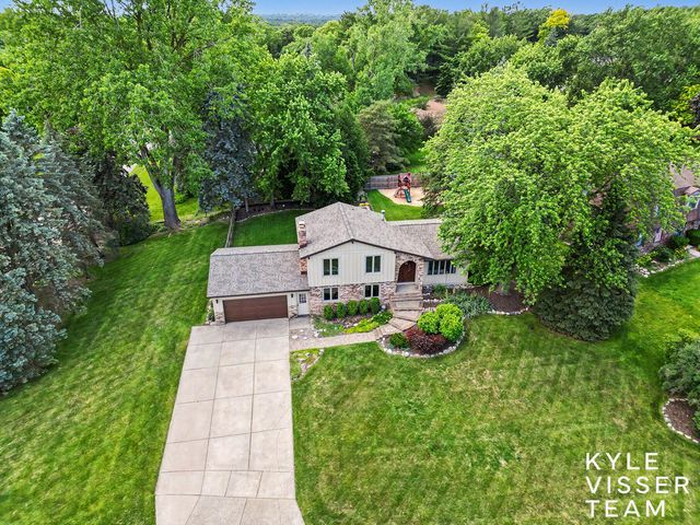 3305 Olderidge Drive Ne, Grand Rapids Twp, MI 49525