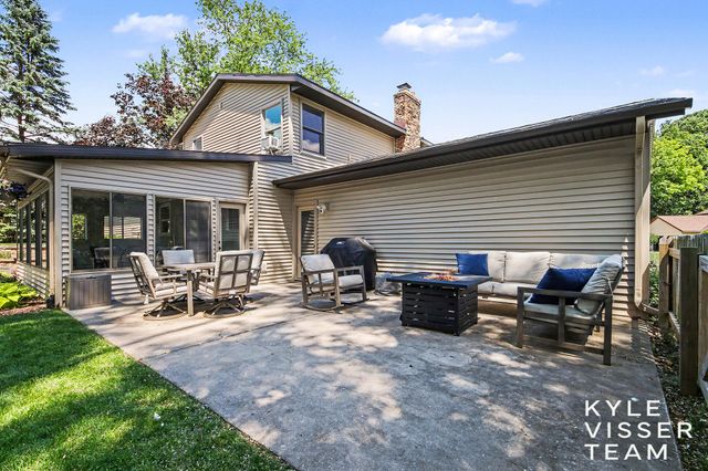 3305 Olderidge Drive Ne, Grand Rapids Twp, MI 49525